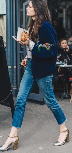 Denim Hacks, Mode Tips, Walking Down The Street, Collage Vintage, Blazer Outfit