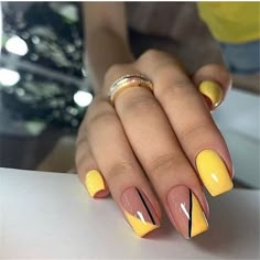 Summer Gel Nails, Pretty Nail Art Designs, Her Nails, Summer Acrylic Nails, Pretty Nail Art, Yellow Nails, Classy Nails, Dream Nails