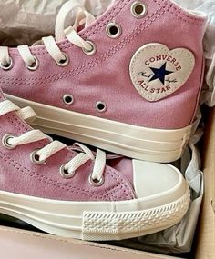 Cute Converse, Dr Shoes, Pink Converse, Pink Girly Things, Aesthetic Shoes, Shoe Inspo, Swag Shoes, Converse Sneakers, Dream Shoes