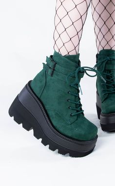 SHAKER-52 Emerald Faux Suede Ankle Boots-Demonia-Tragic Beautiful Dark Green Platform Boots, Emerald Green Boots, Green Goth Outfit, Hunter Green Shoes, Dark Green Clothes, Platform Boots Aesthetic, Mid Size Alternative Fashion, Festival Sneakers, Emerald Green Wedding Shoes