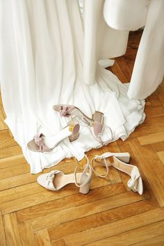 Ivory Wedding Sandals With High Block Heels and Ankle Strap, Knotted Open Toe Bridal Shoes, Handmade off White Bridal Heels, Engagement Shoe - Etsy Feminine Wedding Sandals With 4-inch Heel, Cream Low Heel Sandals, Feminine Wedding Sandals With Padded Heel, Feminine Block Heel Wedding Sandals, Feminine Block Heel Sandals For Wedding, Feminine Low Heel Sandals For Weddings, Feminine Open Heel Wedding Heels, Feminine Cream Open Toe Wedding Shoes, Beige Leather Wedding Sandals