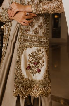 HSY | Olive Green Silk Saree & Embellished Organza Jacket Indian Wedding Dress Traditional, Red Bridal Gown, Bridal Sharara, Green Silk Saree, Organza Jacket, Desi Fits, Prince Coat, Dress Traditional, Suit Ideas