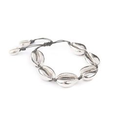 925K SILVER PLATED BRASS LARGE SHELL BRACELET ADJUSTABLE AND STANDARD SIZE 2 CM / 0,79 INCH Puka Shell Bracelet, Bracelet In Silver, Puka Shell, Shell Bracelet, Local Artisans, Silver Plate, Silver Bracelet, Silver Plated, Shells