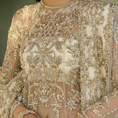 White Sharara, Bridal Sharara, Overall Outfit, Green Gown, Indian Embroidery, Pakistani Wedding Dresses, Fantasy Gowns, White Bridal, Pakistani Wedding