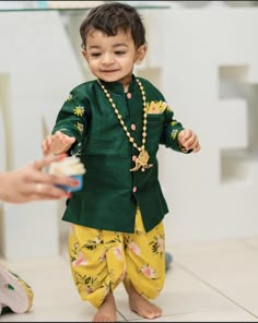 Baby Boy Fashion Clothes, Boys Kurta Design, Kids Dress Boys, Mom Daughter Outfits, Kids Dress Collection