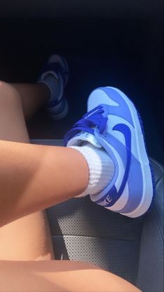 Womens Dunk Low, Pretty Sneakers, Nike Shoes Girls, Trendy Shoes Sneakers, Nike Fashion Shoes, Preppy Shoes, Jordan Shoes Girls, Pretty Shoes Sneakers, Jordan Shoes Retro