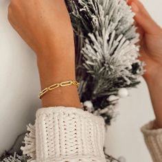 Time’s running out! Today’s the last day you can shop our paper clip link bracelet for only $299! Item #: 923988 Gold Link Paperclip Bracelet, Tarnish Resistant, Gold-tone Link Paperclip Bracelet, Gold-tone Gold Plated Paperclip Bracelet, Elegant Gold-tone Paperclip Link Bracelet, 14k Gold-filled Yellow Gold Paperclip Bracelet, Tarnish Resistant, Cuban Link Necklace, Gold Link Bracelet, Everyday Bracelet, Gold Flats