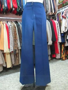 Amazing original 70s deadstock flared pants. NOS 70s pants/trousers. Made in France by "PEROCHE" (pics 7-8). Pure wool. Bright blue coloured. High waist and no pockets. Slim-fitting. Mint conditions. They fit size M about 8-10 US Size 40-42 EU Measurements: (lay flat and double waist and hips) Waist 29.9" hips 40.1" rise 11.4" inseam 34.2" bottom width 13" X 2 Misure: Vita 76 cms fianchi 102 cms cavallo 29 cms lungh. int.gamba 87 cms ampiezza zampa 33 cms X 2 In order to avoid any unpleasant mis Fall Blue Wide Leg Flares, Retro Fitted Flare Jeans For Work, Blue Flare Pants For Work, Retro Blue Bottoms For Fall, Blue Stretch Full-length Flares, Retro Stretch Wide Leg Full-length Pants, High Waist Blue Flares, Fitted Vintage Wide Leg Pants For Fall, Blue Fitted Wide-leg Jeans