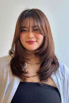 Airy Bangs Round Face, Oval Face Hairstyles Women Long, Woodland Hairstyles, Jungle Hairstyles, Safari Hairstyles, Garden Hairstyles, Tropical Hairstyles, Floral Hairstyles, Haircuts For Square Faces