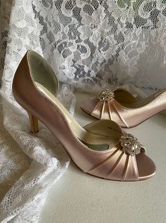 Elegant Rose Gold Open Toe Heels, Elegant Rose Gold Heels With Round Toe, Gold Open Toe Shoes For Wedding Guest, Gold Open Toe Wedding Shoes For Guests, Pink Wedding Shoes With 4-inch Heel, Formal Pink Wedding Shoes With Almond Toe, Elegant Pink Closed Toe Wedding Shoes, Pink Almond Toe Wedding Shoes For Formal Occasions, Rose Gold Open Toe Heels For Wedding