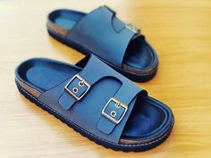 Birkenstocks Men Leather Slippers, Work Outfit Spring, Casual Work Outfit Spring, Italian Leather Sandals, Handmade Footwear, Trendy Slippers, Mens Sandals Fashion, Stylish Mens Suits