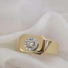 ▶ 𝙋𝙍𝙊𝘿𝙐𝘾𝙏 𝙁𝙀𝘼𝙏𝙐𝙍𝙀𝙎 * 14k Solid Gold Ring * Salitaire Total Carat: 0.10 ct * Round Stones Total Carat: 0.10ct * Total Carat: 0.20 ct * Diamond Quality: G Colour VS Clarity * Top Size Width : 8.53 mm ( 0.33 in) * Top Size Length : 10.18 mm ( 0.40 in) * Mini Round Stone and Solitaire Total Size : 5.75 x 5.75 mm ( 0.22 in) ▶▶ İNFORMATİON If you choose the zircon option, all gemstone come as zircon. If you want to change and customize the gemstone, contact us please :) ❤️ You have many Minimalist Diamond Rings, Zierlicher Ring, Gold Signet Ring, Birthday Gift For Her, Jewelry Business, Dainty Ring, Special Design, Real Diamonds, Birthday Gifts For Her