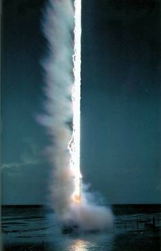 Wow Photo, Lightning Strike, Wild Weather, Camera Obscura, Lightning Storm, Lightning Strikes, Twilight Princess, Natural Phenomena, Alam Yang Indah