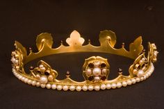 Shaena Targaryen, Medieval Tiara, Period Hairstyles, Helena Targaryen, Castle Core, Mid Evil, Arabian Knights, Brass Sheet, Medieval Woman