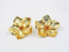 1 Pair 22kt Gold Plated Designer Flower Earrings / 42mm Handcrafted Flower Earrings / Wedding Jewelry / Gift For Her / Bridesmaid Earrings. Item Name: Designer Flower Earrings Earrings Length: 42mm approx Metal: 22kt Gold Plated Brass Qty: 1 Pair Click here to check more of our pearl earrings:- https://www.etsy.com/in-en/shop/RareGemsNJewels?ref=seller-platform-mcnav&search_query=natural+pearl+earrings Click here to check more of our gemstone earrings:- https://www.etsy.com/in-en/shop/RareGe Gold Flower Earrings With 3d Flowers, Formal Yellow Flower-shaped Earrings, Gold 3d Flower Earrings For Formal Occasions, Gold Flower-shaped Earrings For Anniversary, Formal Gold Earrings With 3d Flowers, Formal Gold Flower Earrings With 3d Details, Gold Flower-shaped Anniversary Earrings, Gold Flower Bridal Earrings, Yellow Gold Flower Charm Earrings For Wedding