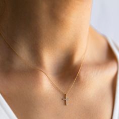 Tiny Cross Necklace Diamond Gemstone 14k Solid Gold 0.08ct Sweet Religious Pendant Shining Mini Cross Elegant Necklace Christmas Gift ▶ 𝙋𝙍𝙊𝘿𝙐𝘾𝙏 𝙁𝙀𝘼𝙏𝙐𝙍𝙀𝙎 * 14k Solid Gold Necklace * Total Carat: 0.08 ct * Diamond Quality: G Colour VS Clarity * Total Numbers Of: 11 * Necklace Width: 7.07mm ( 2.78 inches) * Necklace Length: 1.02 cm ( 0.40 inches) ❤️ A quality design that will amaze you with its shine that you can choose for your daily or special occasions. Complete the elegance of yo Tiny Cross Necklace, Tiny Cross, Mini Cross, Solid Gold Necklace, Gold Cross Necklace, Necklace Diamond, Diamond Cross Pendants, Elegant Necklace, Bridal Bands