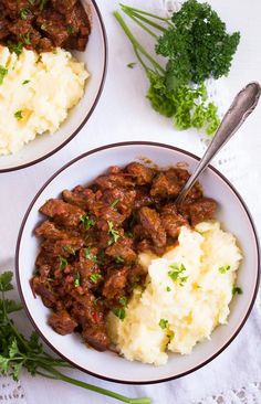 Best Goulash Recipes, Calories In Vegetables, Famous Dishes, Mashed Potatoes Recipe