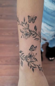 - - butterfly tattoo, small butterfly tattoo, butterfly hand tattoo, butterfly tattoo designs, butterfly tattoo meaning, simple butterfly tattoo, blue butterfly tattoo, tattoo butterfly, butterfly tattoo ideas, flying butterfly tattoo, butterfly back tattoo, tattoo of butterflies, butterfly name tattoo, back butterfly tattoo, dark butterfly tattoo, butterfly tattoo back, butterfly tattoo placement #butterflytattoo #tattooplacement #smalltattoo Wrap Around Wrist Tattoos, Wrap Around Tattoo, Around Arm Tattoo, Vine Tattoo, Wrap Tattoo, Tattoo Minimalist, Galaxy Tattoo, Forearm Tattoo Women