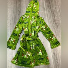 Star Wars Green Baby Yoda Robe, Boys Xs (4) Nwot Super Soft Robe With Hoodie! Imagine How Cute Your Young Man Will Look Walking Around In His Baby Today Robe!!! Measurements Included In Pictures. Ships The Following Business Day. Star Wars Green, Star Wars Pajamas, Soft Robes, Star Wars Kids, Pajama Robe, Green Baby, Kids Pajamas, Pajamas, Star Wars