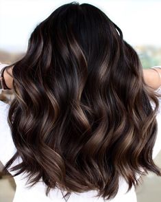 Black Hair Balayage Short Hair, Brown Balayage On Black Hair Short, Dark Short Hair Ideas, Balyage Short Black Hair, Dark Brown Hair With Honey Brown Highlights, Mid Length Dark Hair With Highlights, Short Black Balayage Hair, Balayage On Short Black Hair, Dark And Light Brown Balayage