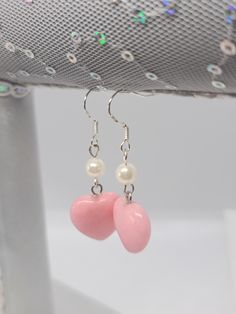 Rhodonite Crystal, Pink Rhodonite, Earrings To Make, Heart Dangle Earrings, Earrings Inspiration, Bracelets Handmade Beaded, Dangly Earrings