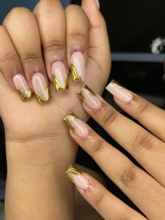 Unique Classy Nails, Classy Baddie Nails Short, Matte Nails French Tip, Classy Short Acrylic Nails, Matte Nails French, Simple Glam Nails, Christmas French Tip Nails, Christmas French Tips, Christmas French Tip