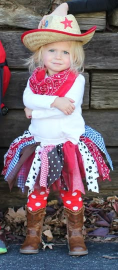 Cool Sweet And Funny Toddler Halloween Costumes Ideas For Your Kids (1) Toddler Cowgirl Costume, Funny Toddler Halloween Costumes, Cowgirl Tutu, Toddler Cowgirl, Traje Cowgirl, Diy Fantasia