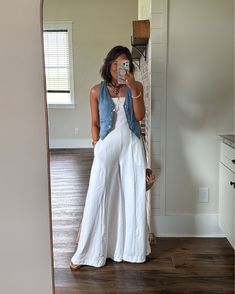 Dallas Tx Outfits, Momma Mia Outfits, Denim On Denim Outfit Summer, White And Denim Outfits, Denim And White Outfits, Charleston Sc Outfits, Western Church Outfit, Summer Jumpsuit Outfit, Boho Teacher