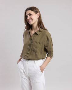 Womens' plain cotton double-fabric shirt. Long sleeves, shirt collar, and visible button placket. Chest patch pocket. Cotton Shirts Women, Woman Shirt, Mens Vest, Shirt Collar, Button Placket, Fabric Cotton, Summer Collection, Kids Accessories, Patch Pocket