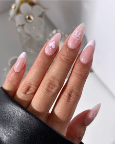 light pink bow nail inspo Almond Nails Coquette, Cute Nails French, Pink Sparkly Nails, Valentine Nails Pink, Almond Nails Pink, Nails Coquette, Light Pink Bow, Pink French Nails