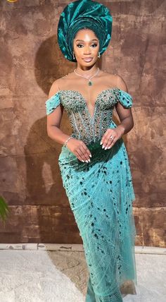 Asoebi Dress, Blogging Aesthetic, Nigerian Traditional Dresses, Nigerian Dress Styles, Lace Bridal Dress