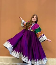 Afghani Dresses Design, Afghani Bridal Dress, Afghanistan Traditional Clothing, Afghan Clothes Dresses, Simple Afghani Dress, Pakistan Traditional Dress, Pathani Frock Designs, Pakistani Cultural Dresses