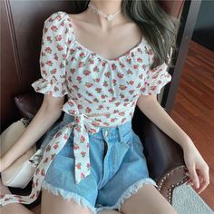 Name:French temperament floral short sleeve T - shirtMaterial:blendedColor:as pictureFeatures:sweet,floralSize(cm) :M,L,XL,2XL,3XL,4XL 1inch=2.54cmM:Recommended weight:40kg-50kgL:Recommended weight:50kg-60kg&ltp&gtXL:Recommended weight:60kg-67kg</p>&ltbr/>&ltp&gt2XL:Recommended weight:67kg-75kg</p>&ltbr/>&ltp&gt3XL:Recommended weight:75kg-82kg</p>&ltbr/>&ltp&gt4XL:Recommended weight:82kg-90kg</p>&ltbr/>&ltp&a Casual Ditsy Floral Print Top For Summer, Casual Floral Print Tops With Puff Sleeves, Casual Puff Sleeve T-shirt For Spring, Summer Floral Print Puff Sleeve Tops, Feminine Short Sleeve Tops With Ditsy Floral Print, Feminine Floral Print Short Sleeve Top, Feminine Short Sleeve Floral Print Top, Cute Summer Printed Blouse, Casual White Top With Ditsy Floral Print