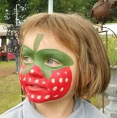 Strawberry Face Paint, Easy Halloween Face Painting, Diy Karneval, Animal Sketches Easy, Face Painting Images, Face Painting Tips, Stencils For Kids, Girl Face Painting