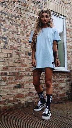 Dompet Gucci, Lost Lands Outfit, Converse Outfits, Fest Outfits, Mode Boho, Tomboy Outfits, Tomboy Style Outfits, Combat Boot, Outfit Trends