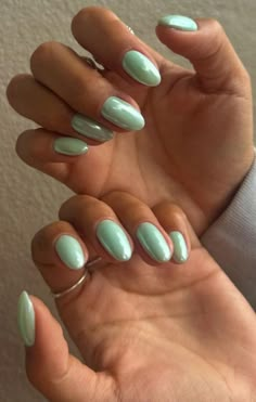 2024 Nail Trends Almond Shape, Coral French Tip Nails, Beach Inspired Nails, Trendy Beach Nails, Cute Beach Nails, Coastal Nails, Nails Inspo Short, Nails Seashell, Beach Nails Designs