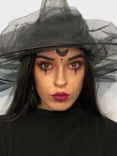 Light Witch Makeup, Witch Makeup Halloween Pretty Easy, Halloween Witch Makeup Looks, Simple Witch Makeup Halloween, Make Up Bruja, Makeup Bruja Halloween, Witch Costumes Makeup, Witch Makeup Easy, Evil Makeup Looks