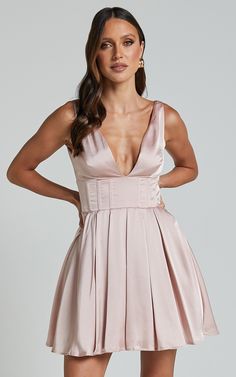 Get ready to make a statement at your next party night with our Bronte Mini Dress in Blush! This playful and flirty fit and flare dress features a plunging neckline that is sure to turn heads. Made from polyester, this sleeveless mini dress is both comfortable and stylish, perfect for dancing the night away. Whether you're heading out with friends or on a hot date, this pink dress will have you feeling like the life of the party. So go ahead, embrace your fun side and rock this stunning Bronte M Best Winter Outfits, Life Of The Party, Plunge Neckline, Midi Skirts, Dress Mini, Sleeveless Mini Dress, Party Night, Spring Season, Plunging Neckline