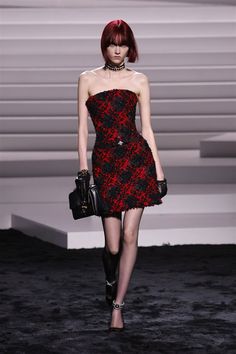 Country Club Aesthetic Outfits, Versace Outfit Women, Versace 2024, Versace Aesthetic, Runway Fashion Looks, Versace Runway, Fw 2024, 90s Runway Fashion, Concert Dresses