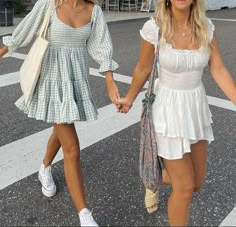 Grecian Goddess, Outfits With Converse, Summer 22, Gingham Dress, Summer Adventures, Cute Summer Outfits, Fashion Studio