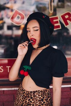 Doja Cat Wallpaper Iphone, Doja Cat Wallpaper, Cat Wallpaper Iphone, Cute Good Morning Texts, Music Monday, Look 80s, Quote Girl, Celebrity Style Icons, Cats Iphone