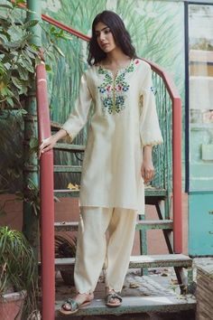 Shop for Raiman Yellow Chanderi Embroidered Kurta And Pant Set for Women Online at Aza Fashions Pakistani Suit Designs, Salwar Suit Ideas, Light Embroidery, Salwar Pants, Trendy Suits, Pakistani Party Wear, Cotton Wedding, Pakistani Suit, Linen Bottoms