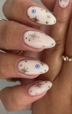 Moon And Stars Nails, Evil Eye Nails, Star Aesthetic, Unghie Sfumate, Nails Gold, Nails Nude, Nails Fake