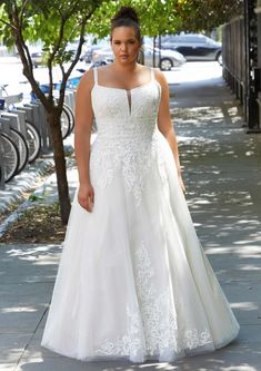 |Julietta by Mori Lee Hannah Wedding Dress Plus Size Wedding Gowns Vintage, September Wedding Dress, Hannah Wedding Dress, Mori Lee Wedding Dress, Plus Wedding Dresses, Madeline Gardner, Dreamy Wedding Dress, Gowns Vintage, Wedding Dresses Plus