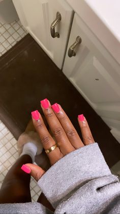 Cute Short Acrylic Nails Solid Color, Short Nails Basic Color, Shorties Nails Solid Color, Plain One Color Nails, Short Color Nails, Sold Color Nails, Short Colored Nails, Solid Acrylic Nails Colors, Short Nails Solid Color