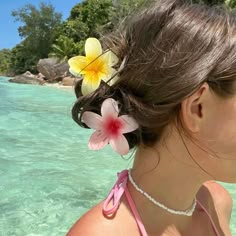 Tropical Hair Clip - Light Yellow – Sunnie Jewelry