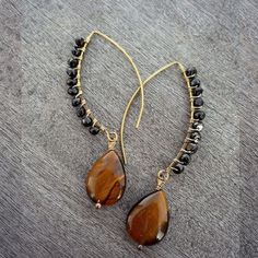 Wire Wrapped with Tiger Eye and Spinel Beads Earrings - AtPerry's Healing Crystals Dramatic Earrings, Earrings Wire, Homemade Jewelry, Wire Wrapped Earrings, Wire Earrings, Bijoux Diy, Bridesmaid Earrings, Wire Work, Bohemian Jewelry