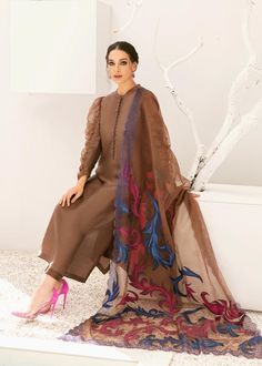 Estilo Hijab, Pakistani Suit, Pakistani Fashion Party Wear, Simple Pakistani Dresses, Beautiful Dress Designs, Designer Kurtis, Designer Party Wear Dresses