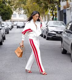 Sportwear Outfit Woman, Tracksuit Women Fashion, Sportwear Outfit, Dc Clothing, Nigerian Outfits, Wide Legged Pants, Fitness Wear Outfits, Stylish Work Attire, Woman Suit Fashion