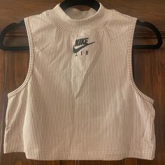 Nike Air Cropped Tank Top New With Tags Size: Small Original Price: $50 Tank Tops Not Cropped, Cropped Nike, Tennis Tank Tops, Nike Looks, Top Nike, Nike Tank Tops, Outfit Inspo Casual, Crop Top Outfits, Really Cute Outfits